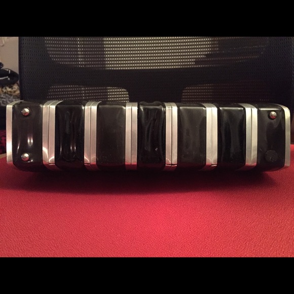 Cool black & aluminum patent leather purse - Picture 6 of 6